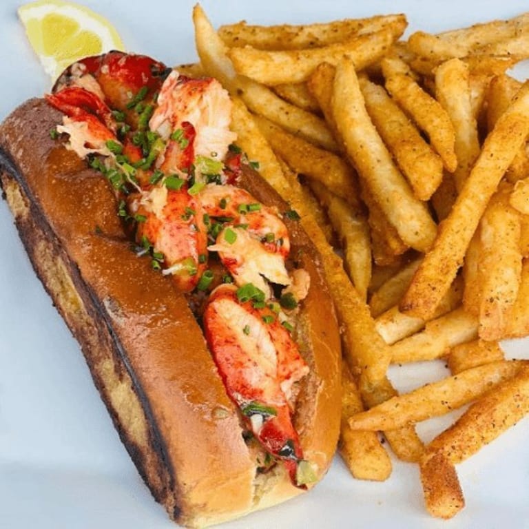Delicious Lobster Roll Experience